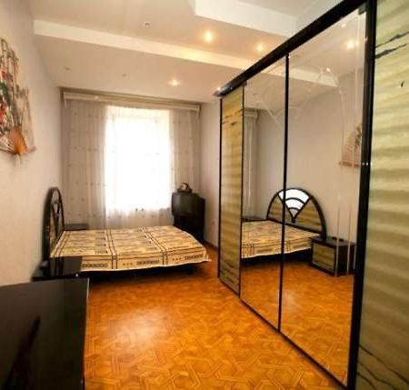 Flat in the city center Apartman Odessza Kültér fotó